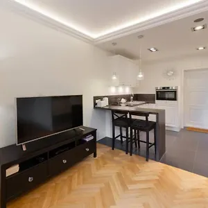 apartamenty-mi-crystal.warsawhotelspoland.com/